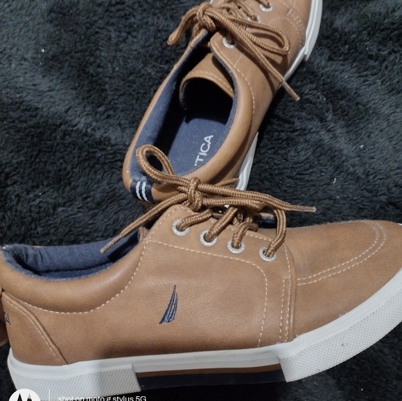 NAUTICA Kids Brown Sneakers Pre-own Sz2 - Picture 3 of 5